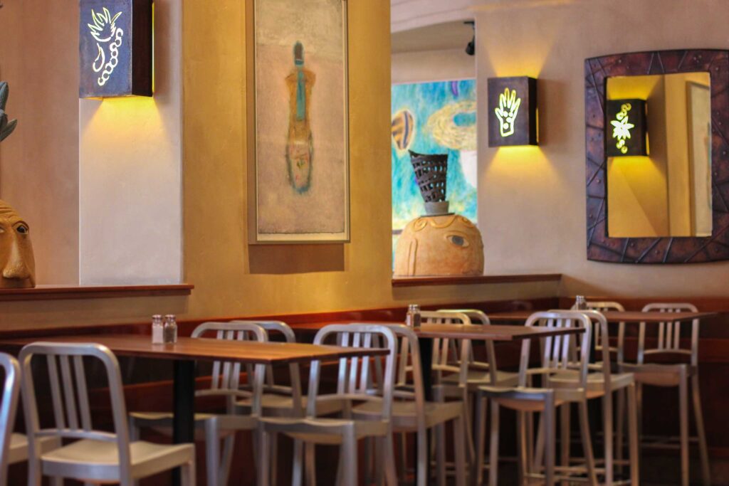 Aqui Indoor Eating